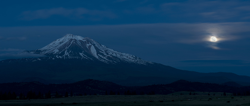 Mount Shasta, Mt. Shasta, wesak, full moon, May, mountain, clouds, dark, night, twilight, dusk, evening