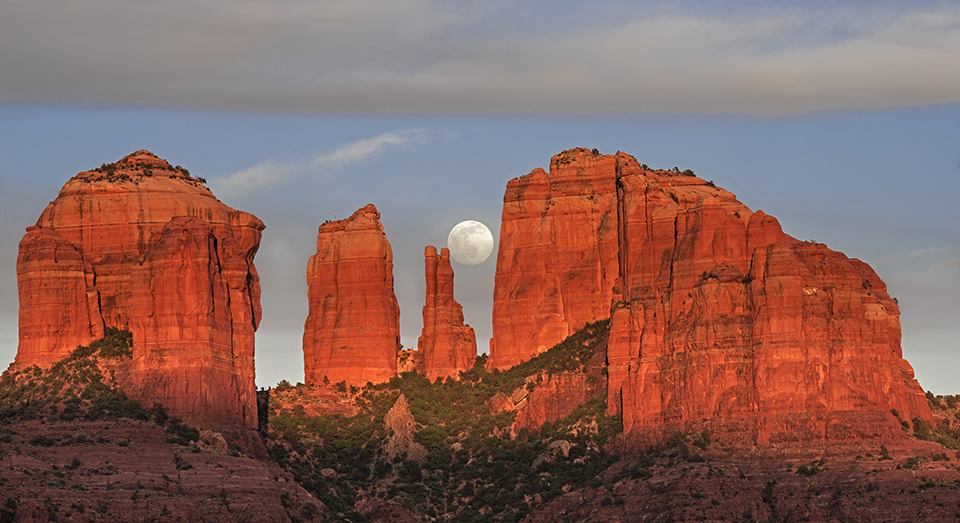 Sedona Moon; sedona az; arizona; red rock country; cathedral rock; full moon; sunset; evening; light; spires; pillars; desert southwest; unforgettable; vortex; spiritual; nature; natural; orange; red; sky; formation; rocks; and; the; over; with; under; above; against; in the; on the; at the; Loree Johnson